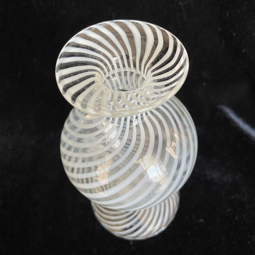Delicate Art Glass Hand Blown Venetian Vase White Swirl - Picture 2 of 7